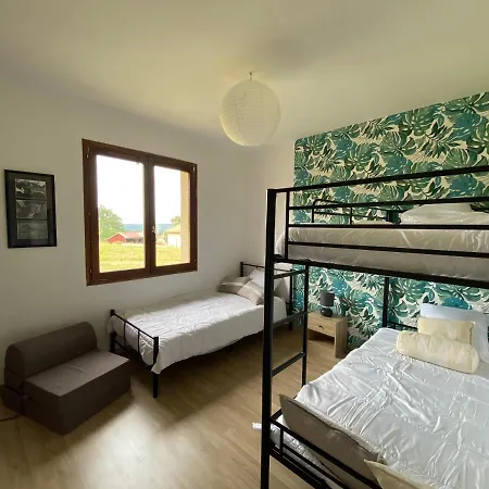 Maison En Campagne Avec Vue Sur Les Pyrenees Estampes