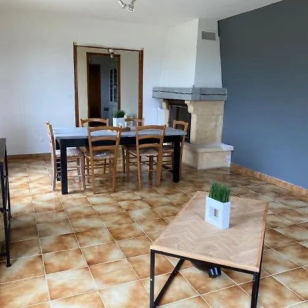 Maison En Campagne Avec Vue Sur Les Pyrenees بيت للعطل *