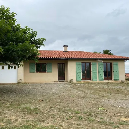 Maison En Campagne Avec Vue Sur Les Pyrenees *