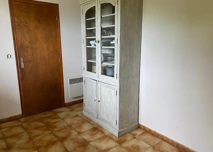 Maison En Campagne Avec Vue Sur Les Pyrénées * Estampes